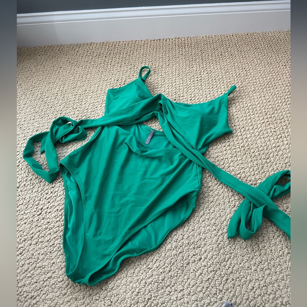 Aerie Emerald Green Swimsuit - Picture 2 of 6